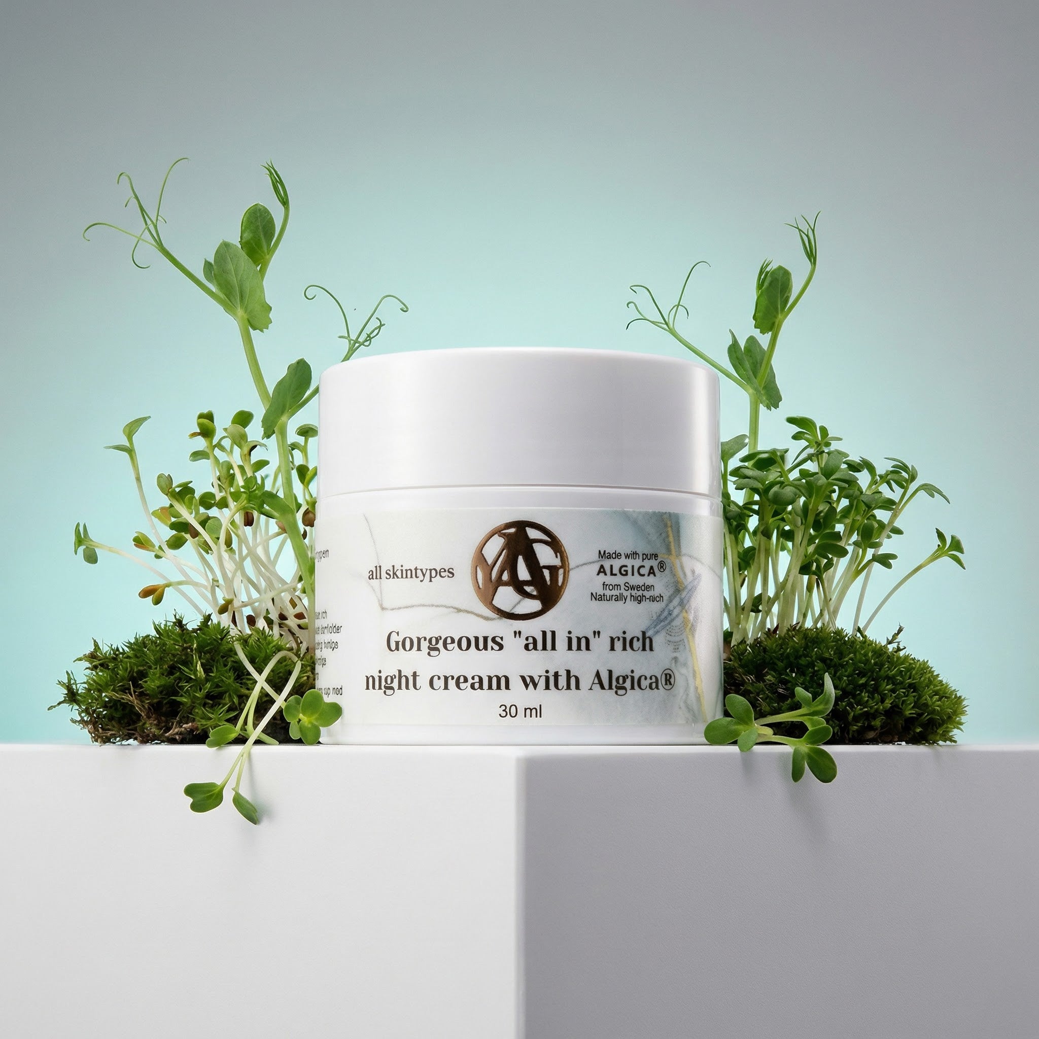 Gorgeous "all in" rich night cream with Algica ® YAG Sweden
