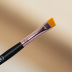 Eyeliner & brow brush – närbild